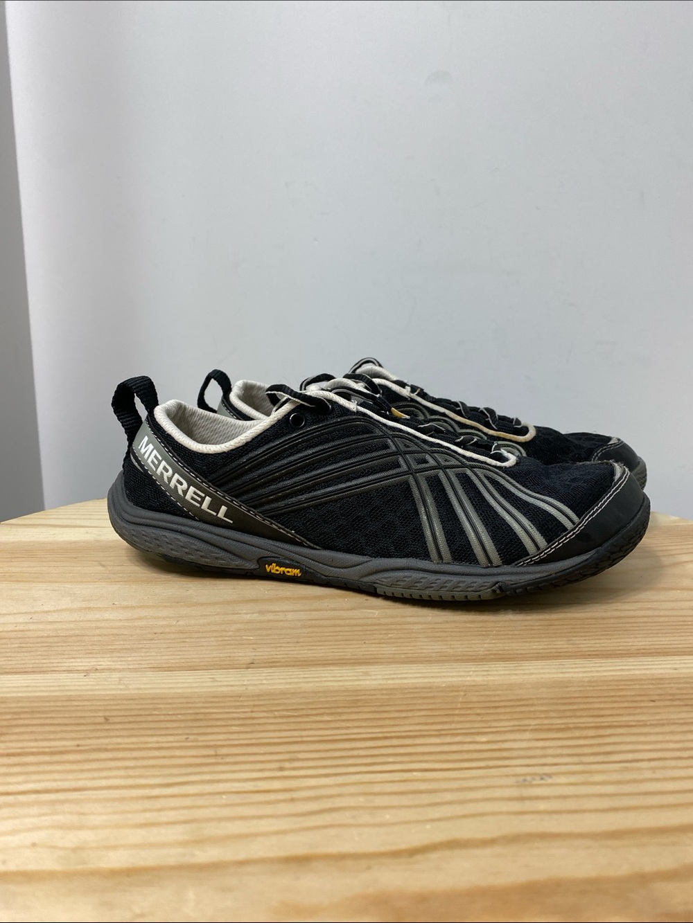 Merrell Trail Glove Barefoot Vibram Running Shoes Black Silver Women’s Size 5